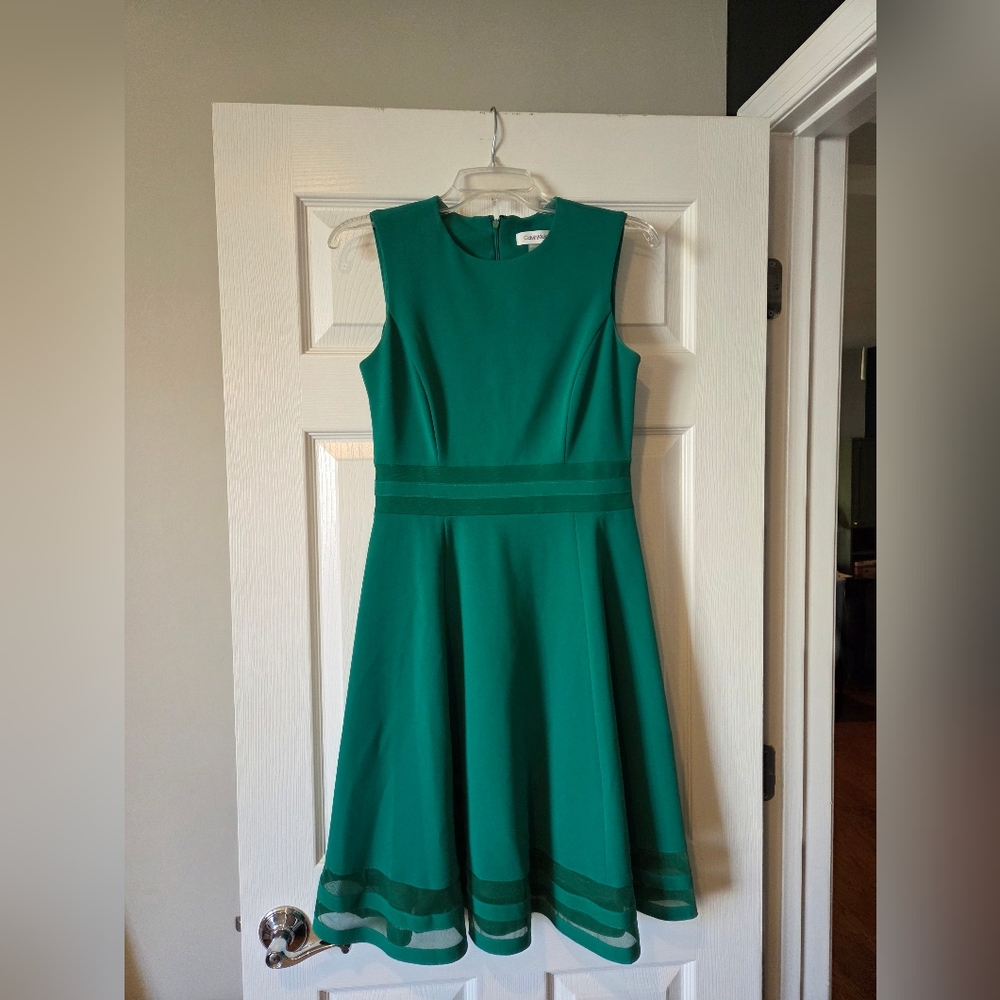Calvin Klein Green‎ Dress